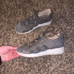 Adrienne Vittadini Grey Suede Peggie Sandals 5.5